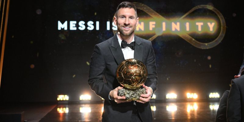 Messi chiếm mọi ánh nhìn từ lễ trao giải